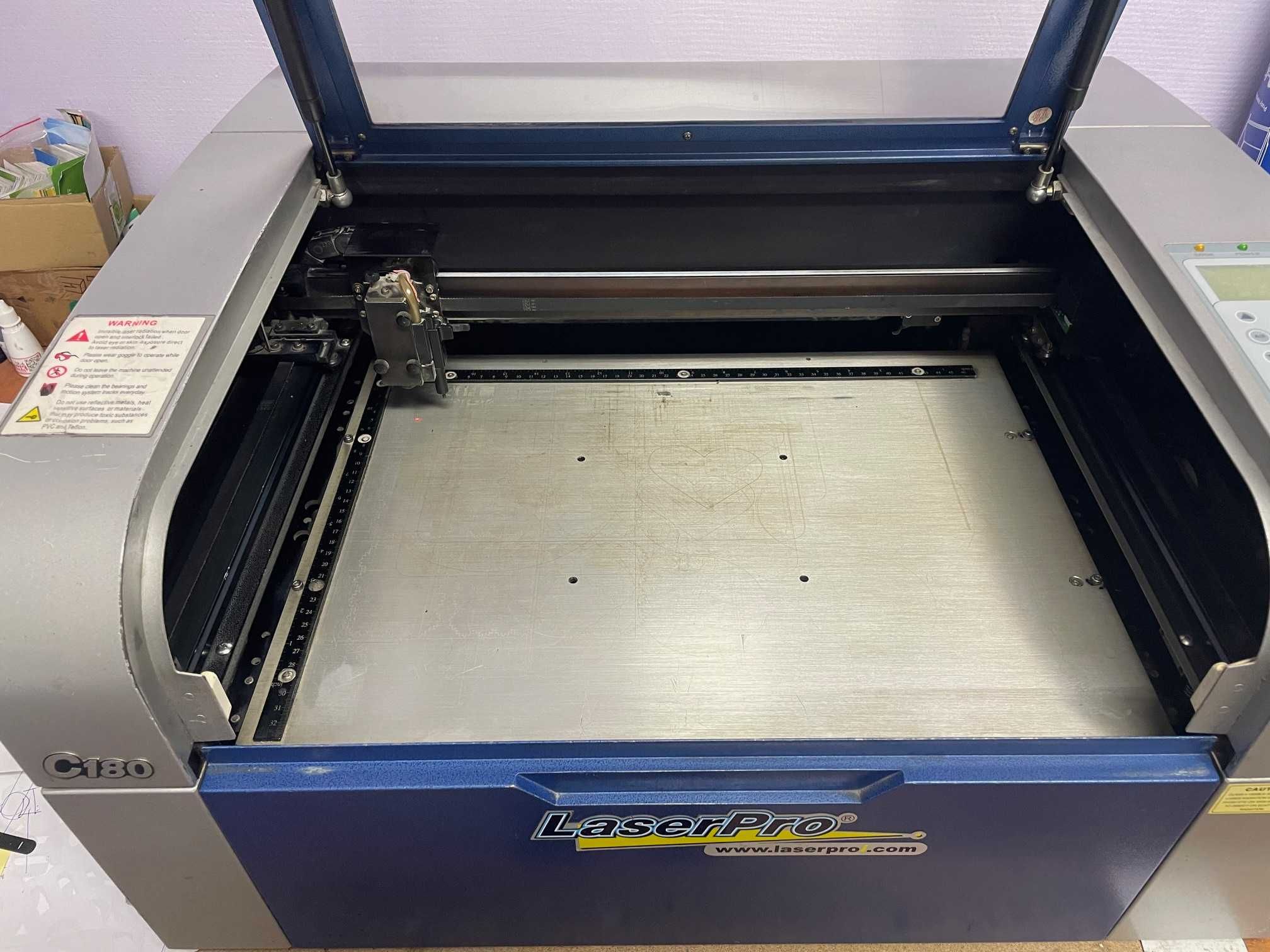 Ploter laserowy GCC C180