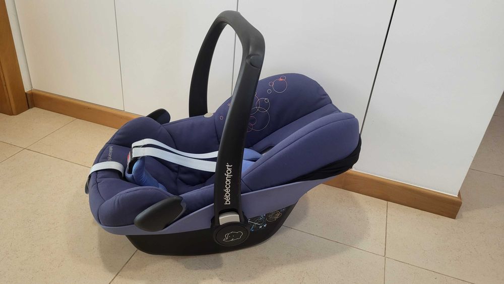 Base Isofix Bebeconfort FamilyFix com Ovo e Cadeira