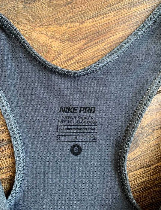 Жіноча майка Nike