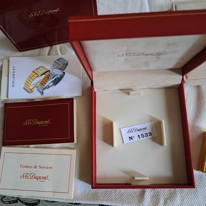 Isqueiro marca S.T.DUPONT