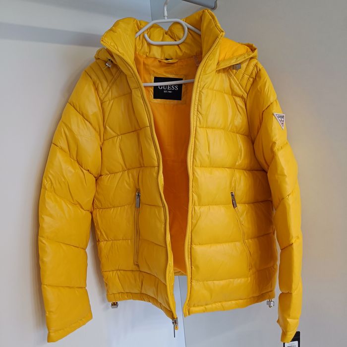 Damska kurtka puchowa w kolorze żółtym GUESS XXS,XS,S,M,L