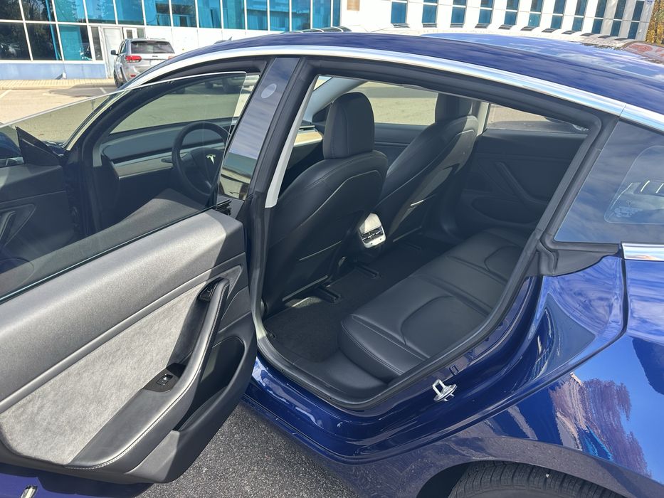 продам Tesla 3 2018
