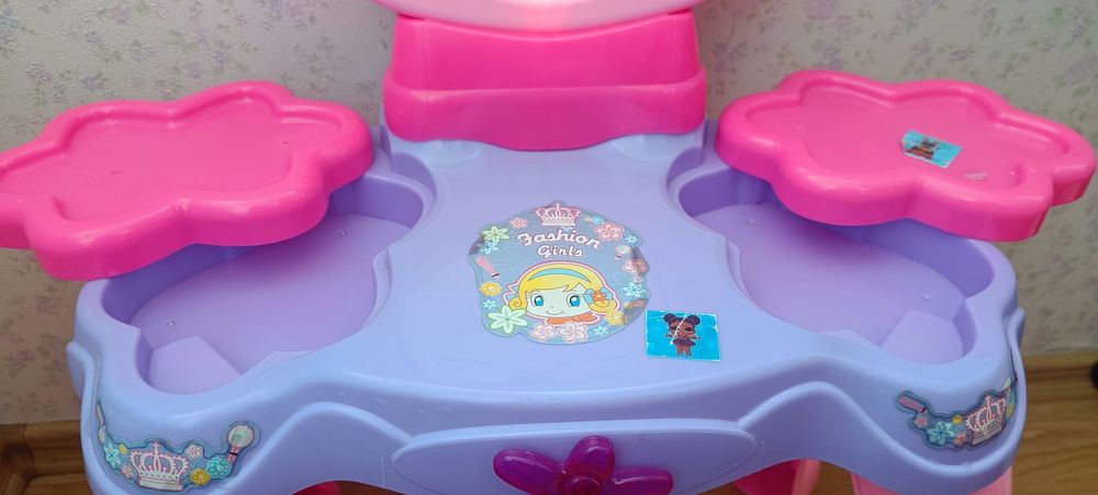 Туалетний столик