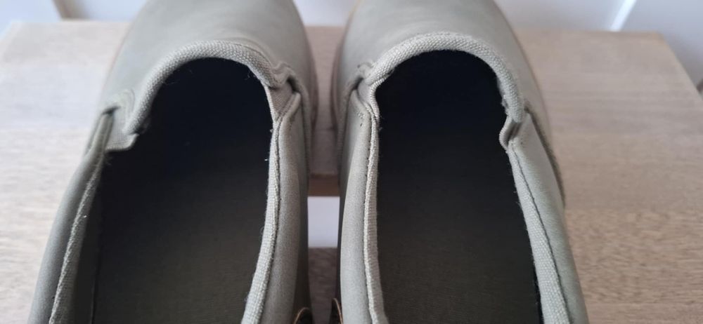 Nowe trampki Marks & Spencer r.35 1/2 NOWE.
Wkładka mierzona 22,5 23 c