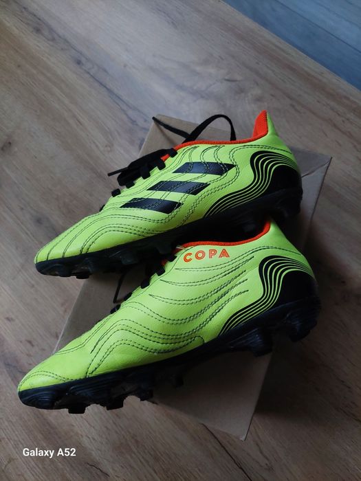 Sprzedam buty do grania w piłkę