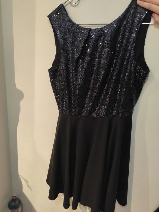 Плаття чорне з синіми паєтками
