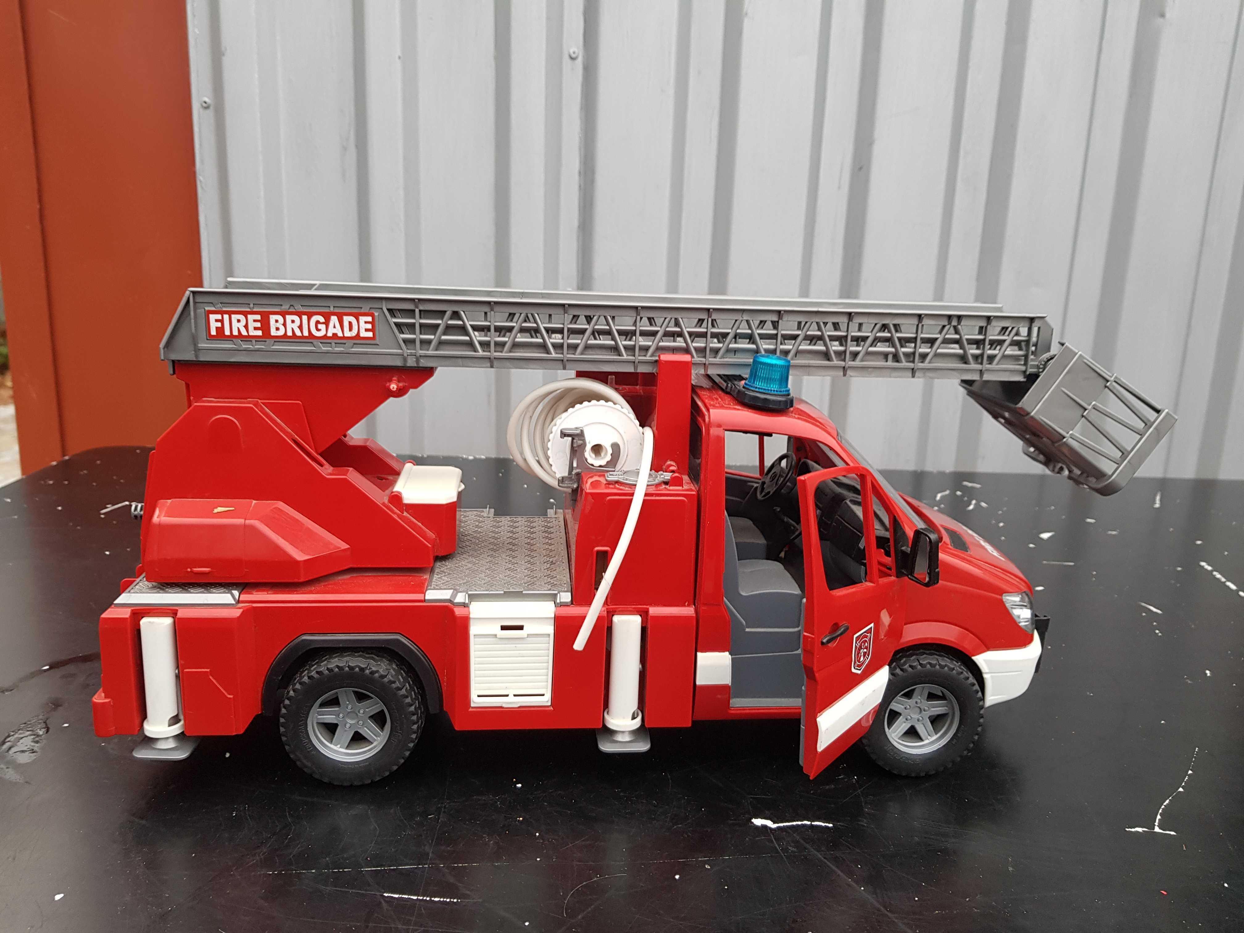 Mercedes straż Bruder