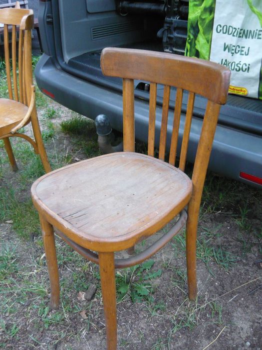 stare krzesło w bardzo dobrym stanie 2 szt