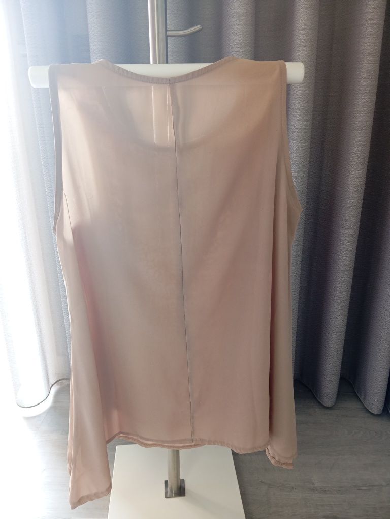 Blusa bege com lantejoulas
