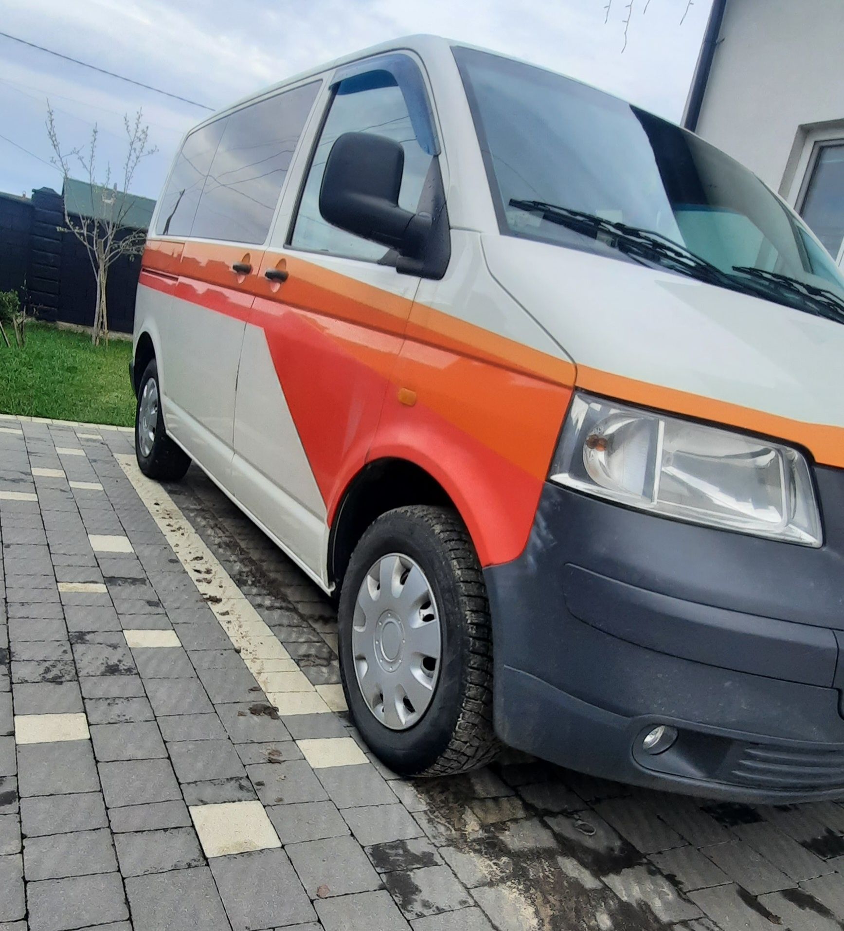 продам Volkswagen Transporter T5 оригінальний пасажир