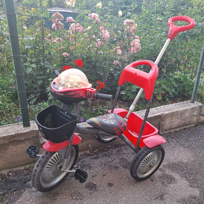 Дитячий трьохколісний велосипед