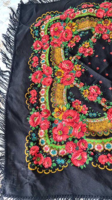 Шерстяна хустка розмір 100 х 100