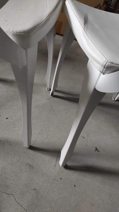 Cadeira design em alumínio e ecopelle