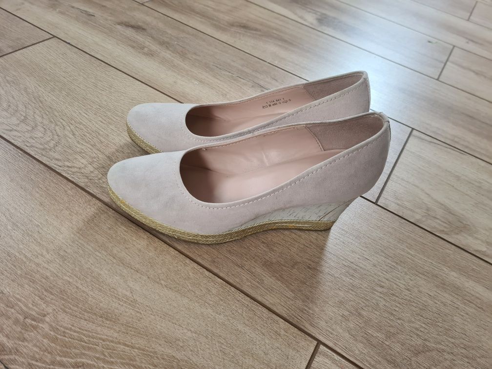 Buty na platformie rozm.40