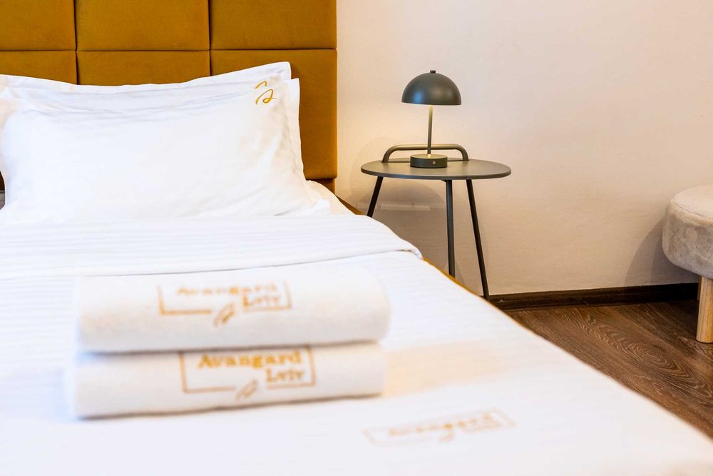 Оренда житла подобова центр університет Франка вул. Листопадового Чину