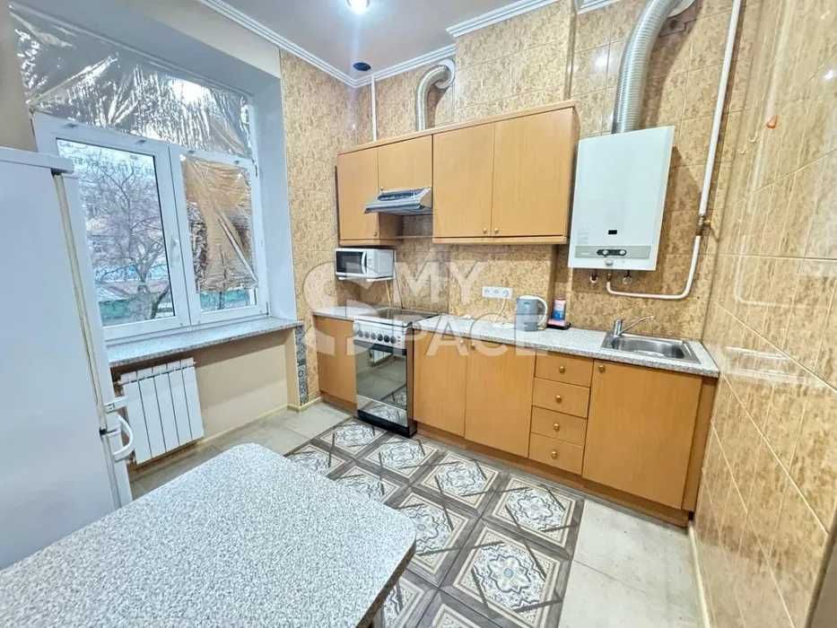 2-к. кв.  вул. Велика Васильківська, ідеальна для орендного бізнесу