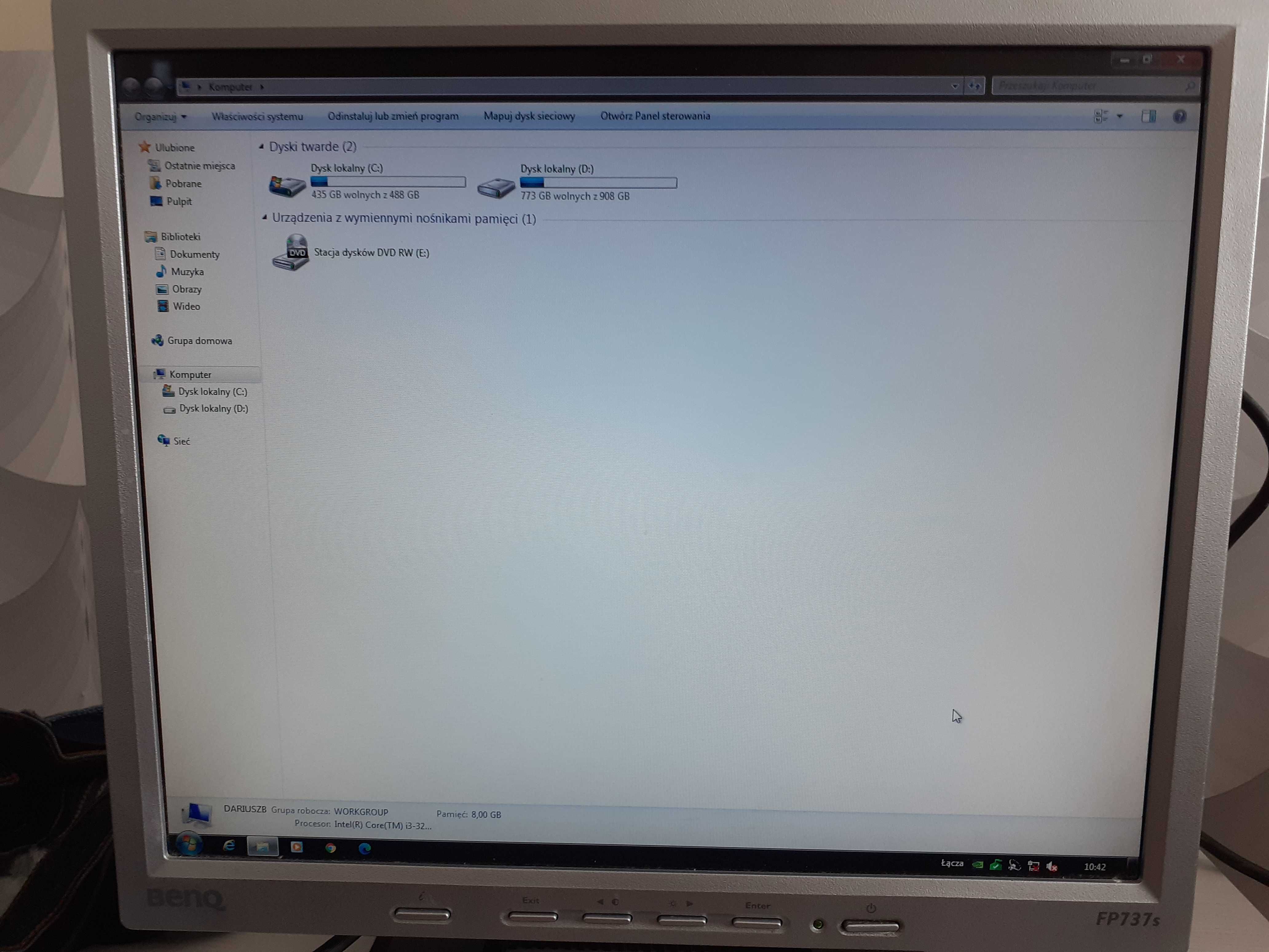 Monitor , stacja ,klawiatura ,ładowarka mysz