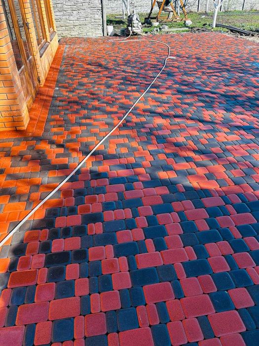 Укладання тротуарної плитка та асфальтування