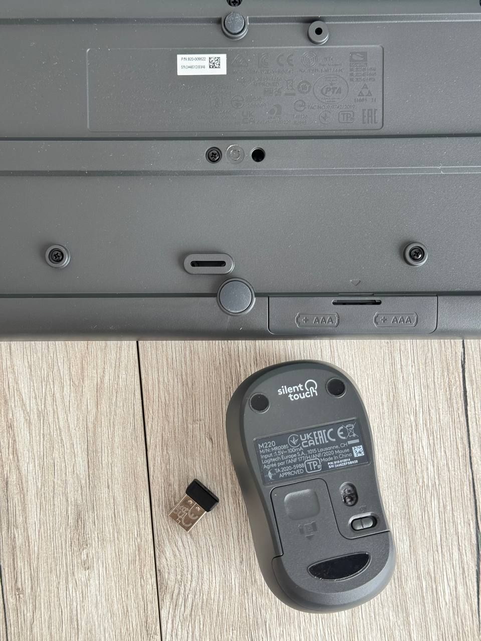 Комплект (клавіатура, миша) Logitech MK295 Wireless Combo Black NL