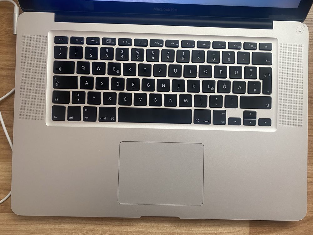 Apple MacBook Pro 15.6/8Gb/250Gb SSD
