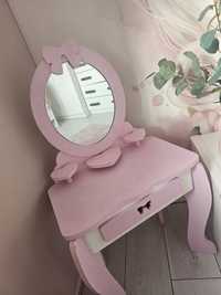 Toaletka dla dziewczynki drewniana solidna lidl z lustrem