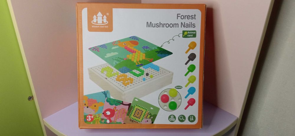 Деревянная пиксельная мозаика