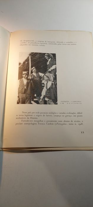 Do Gorro da Nobreza ao Garruço da Plebe (1959) | Vestuário Popular