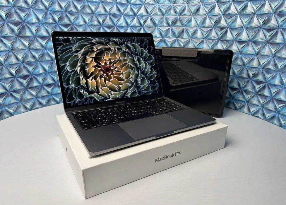 MacBook Pro 13 M2 8/256Gb