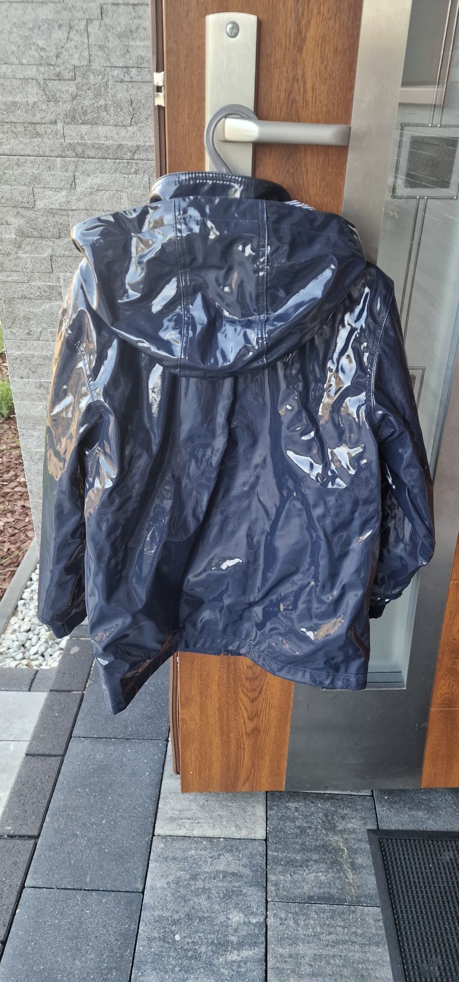 Płaszczyk przeciwdeszczowy- sztormiak firmy Petit Bateau rozmiar 128