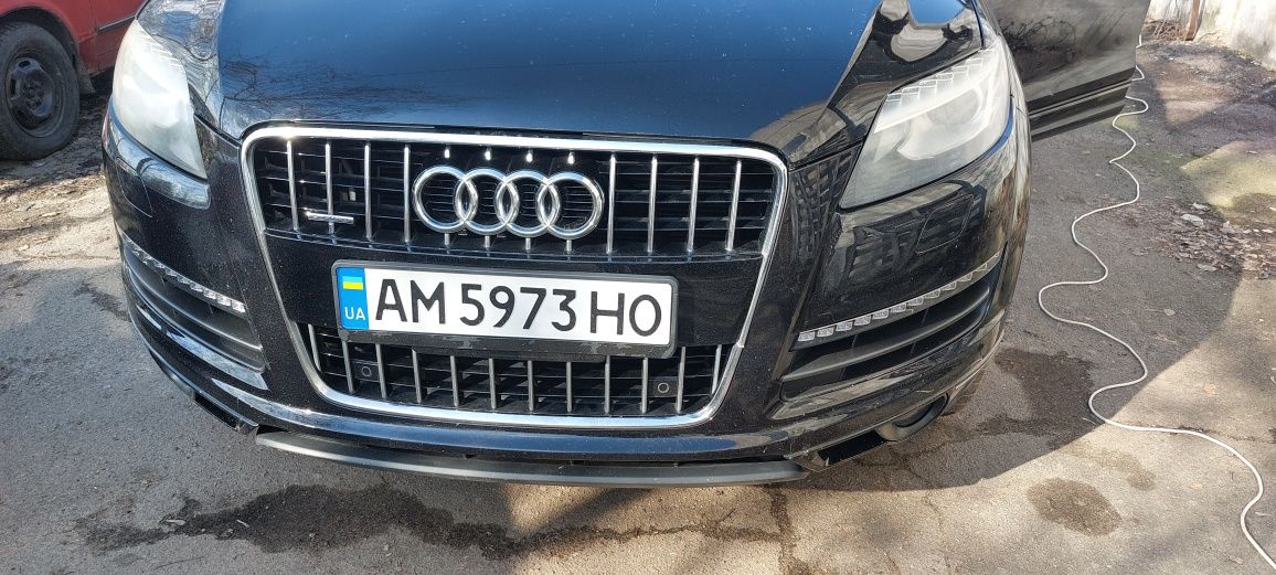 Продам ауді Q7 3.0 tfsi