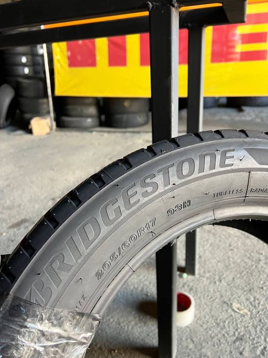 Розпаровка 205/60 r17 93H Bridgestone Blizzak LM001 2019р (153)