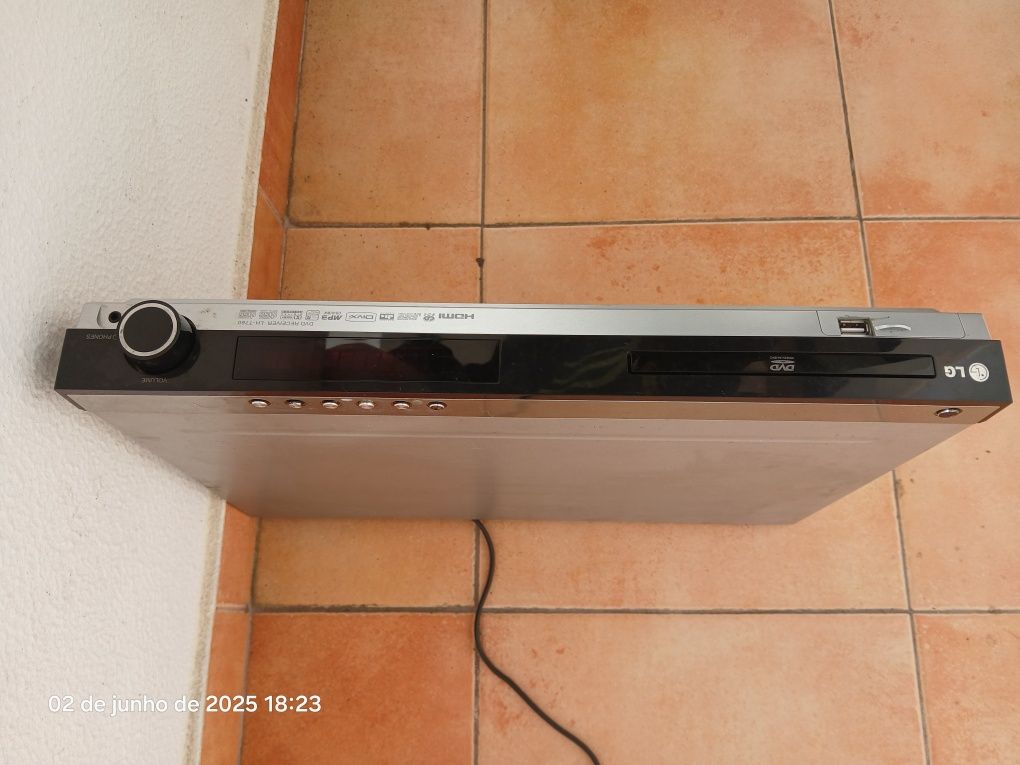 Leitor de DVD /Cinema em casa LG.5.1. LH-T760-IA.