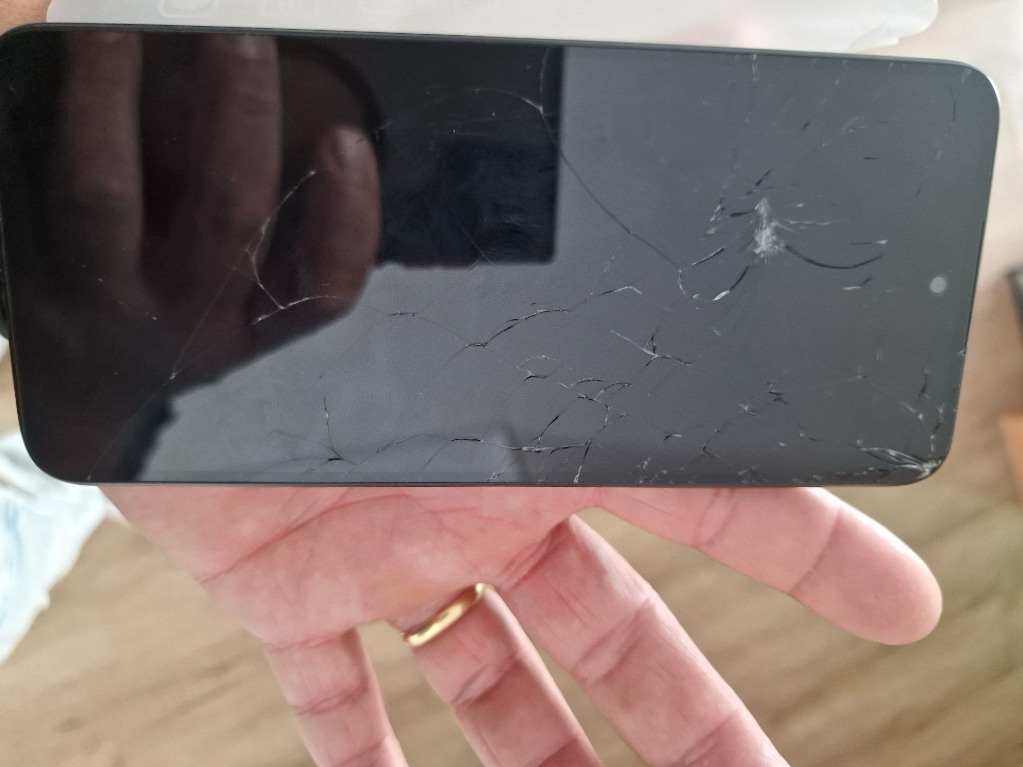 Xiaomi redmi 12 ecra estalado