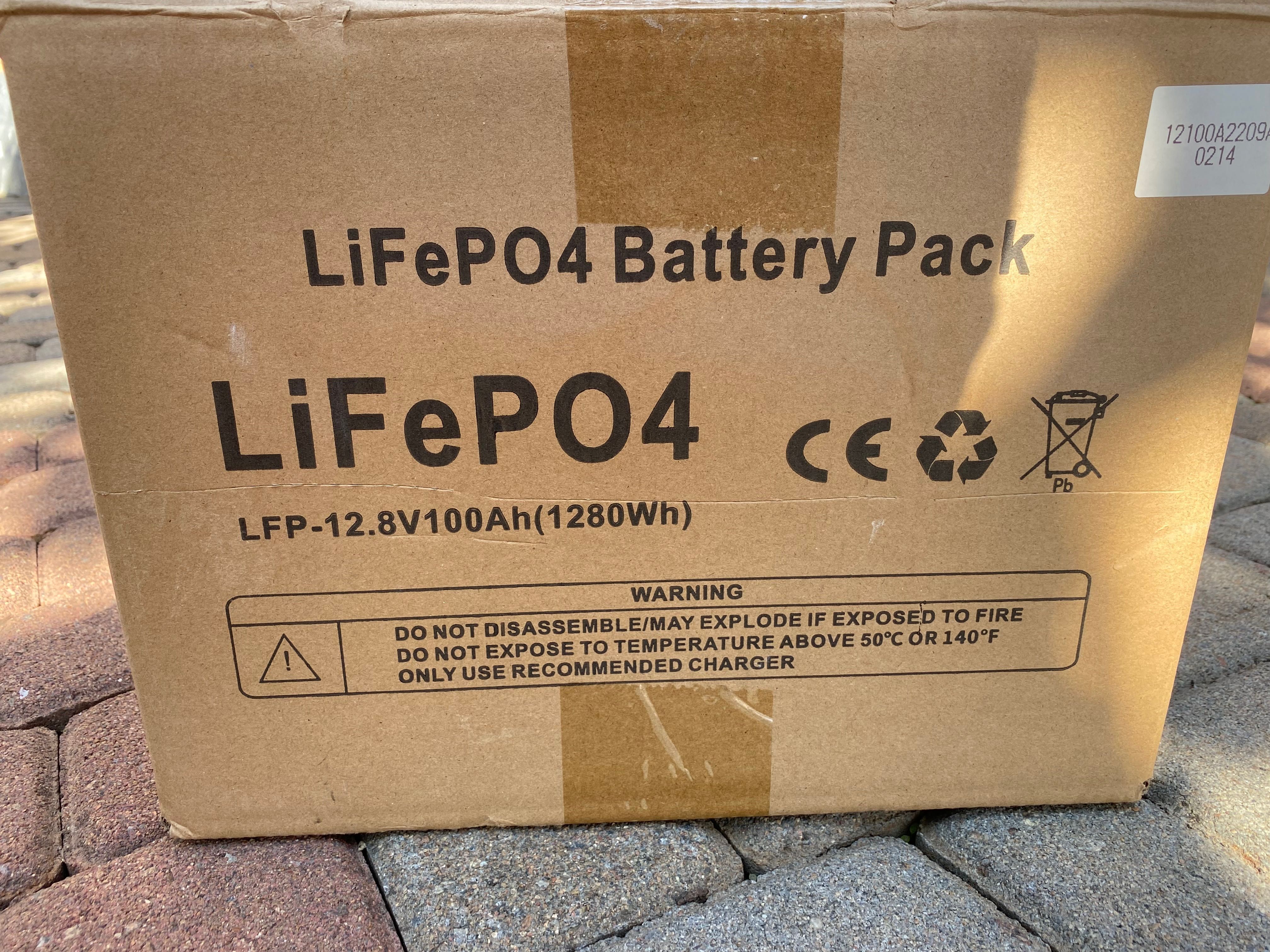 Акумулятор літій-залізо-фосватний Ultimatron UBL-12-100s LiFeP04 12.8V