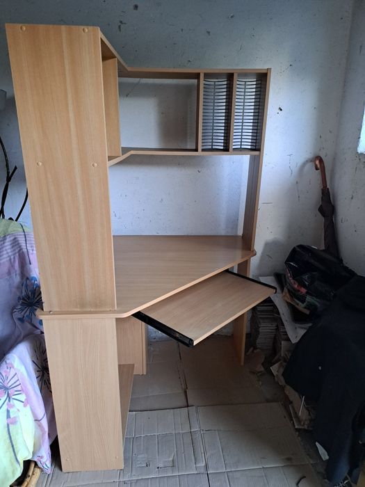 Sprzedam biurko narożne z nadstawką - krzesło graris