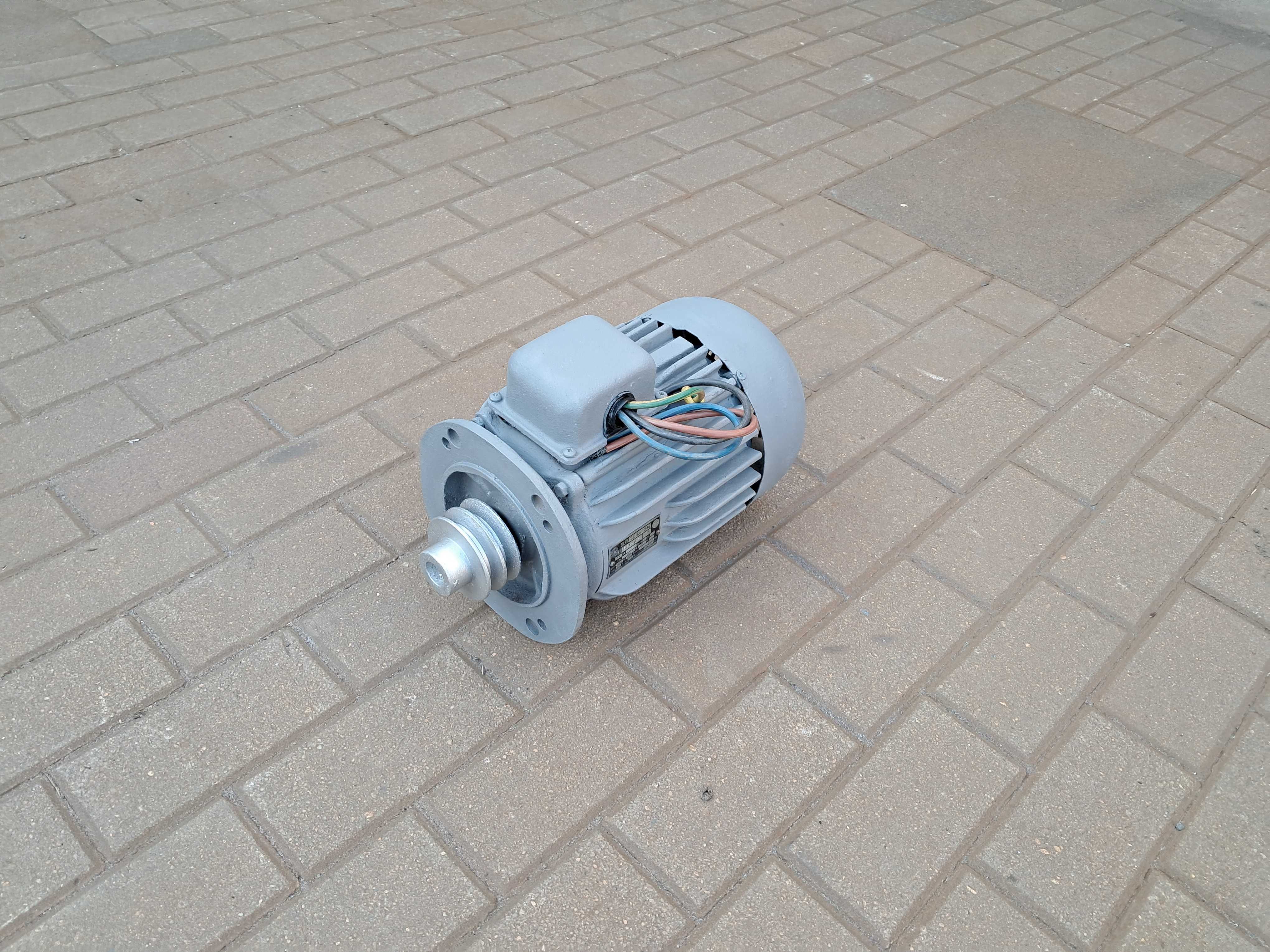 Silnik elektryczny kołnierzowy 1,5kw 1420 obrotów Polski .Wysyłka