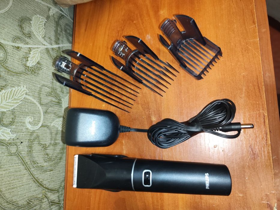 Продам машинку Philips QC-5045