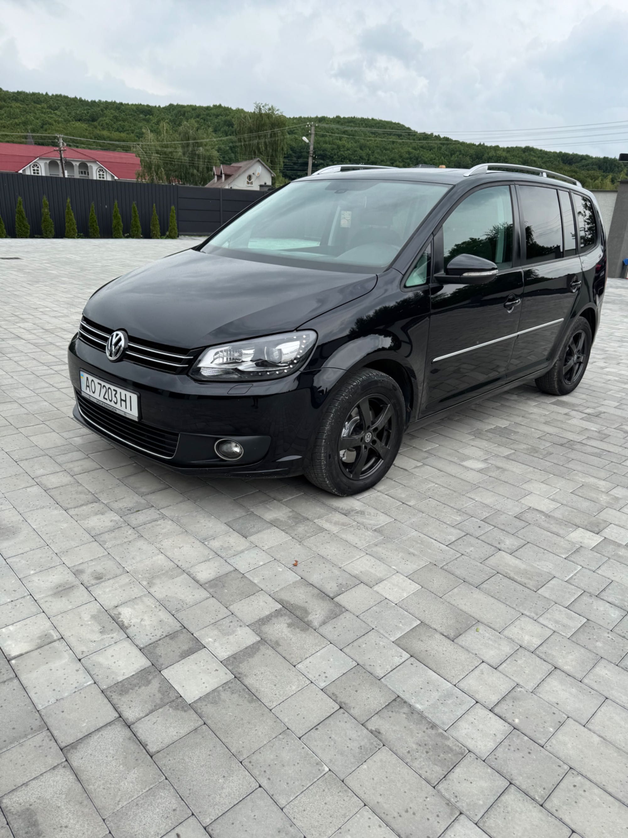 Продам автомобіль Wolkswagen Touran