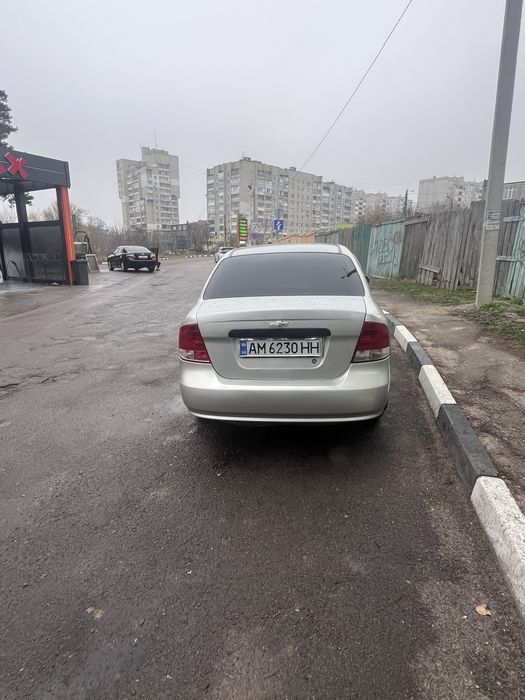 Шевроле Авео в гарному стані