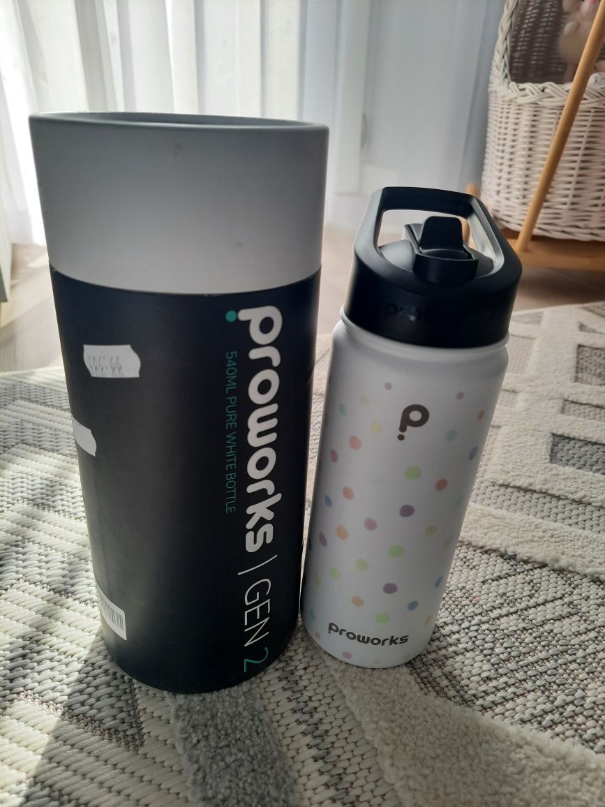 Bidon butelka termos ze słomką  540 ml
