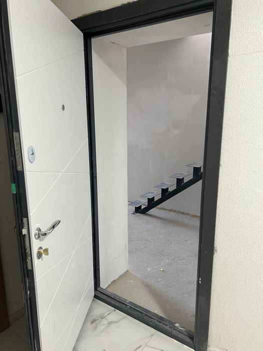 ДВОРІВНЕВА квартира із двома терасами