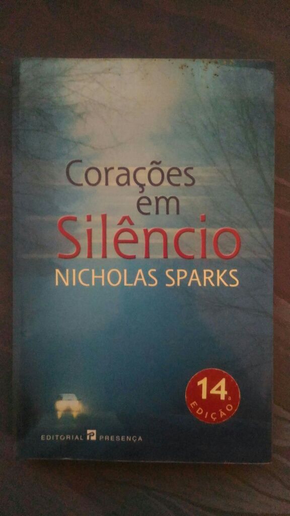 Livro "Corações em Silêncio" de Nicholas Sparks