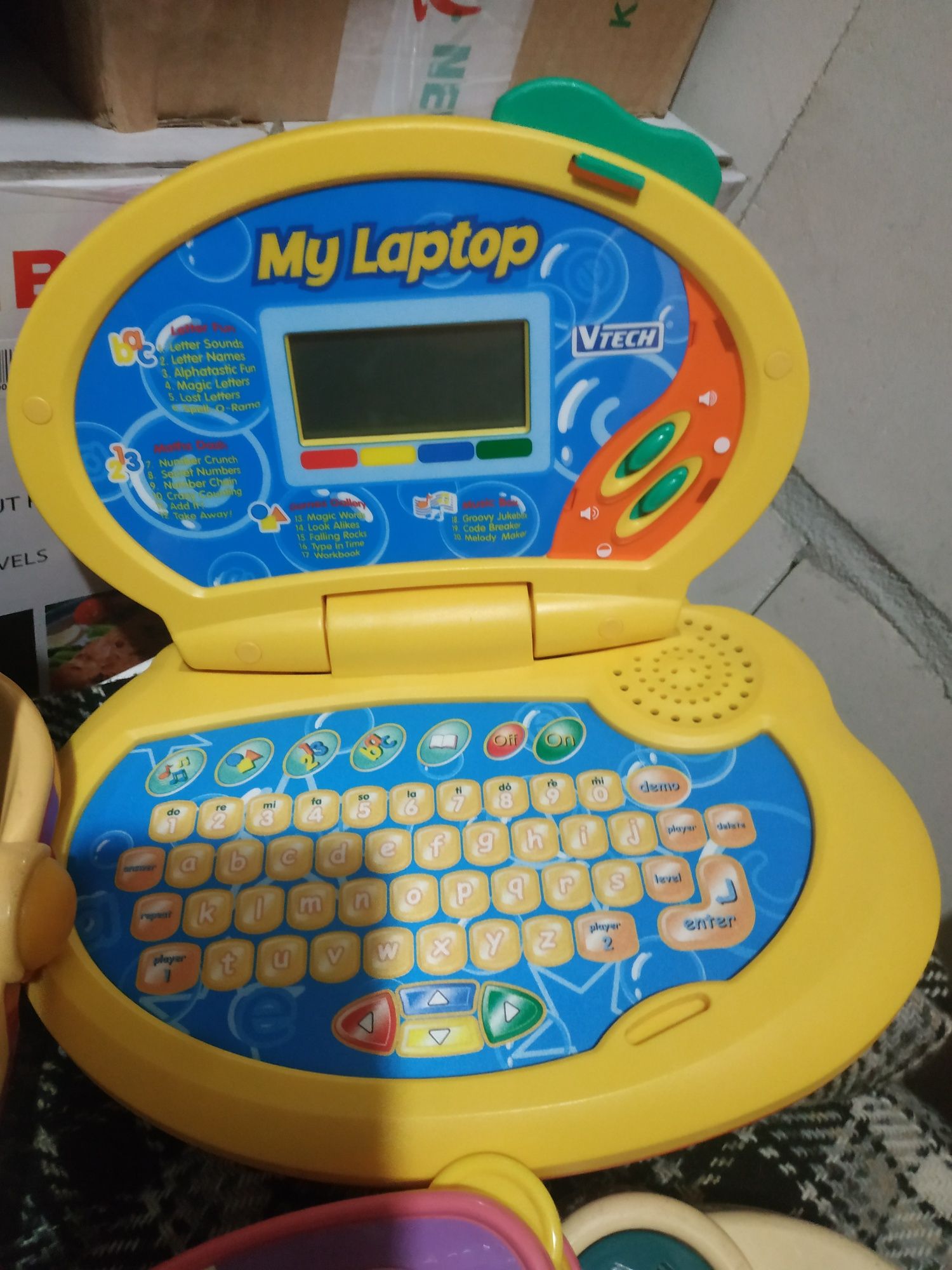 Vtech zabawki interaktywne laptop alfabet panel ksiazeczka