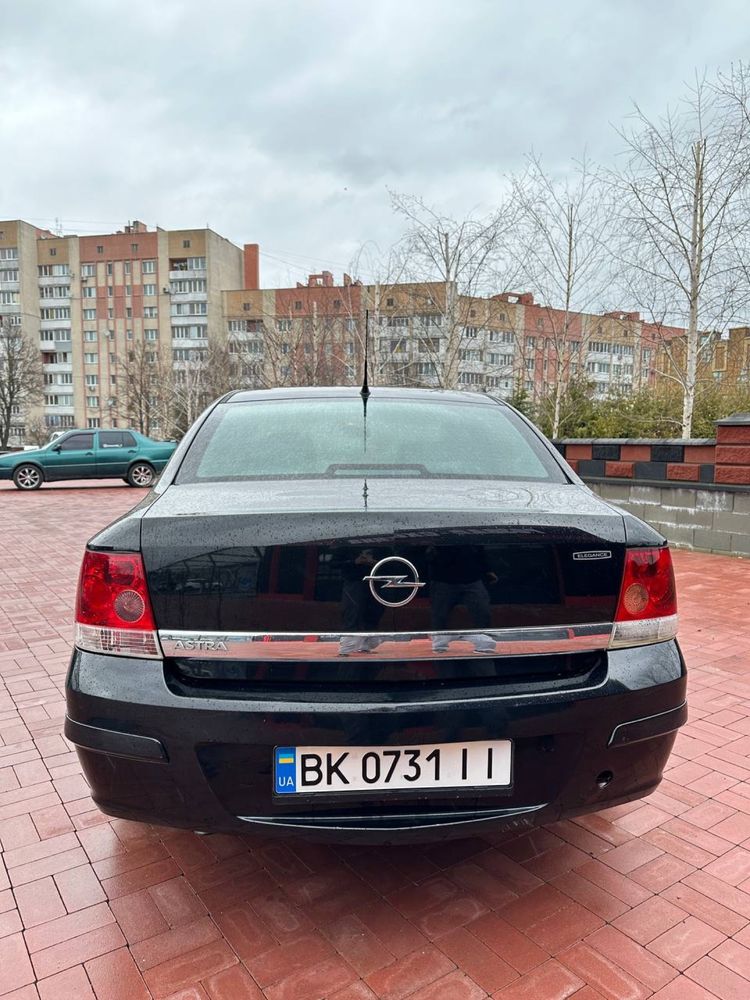 Opel Astra 1.6л бензин 2009