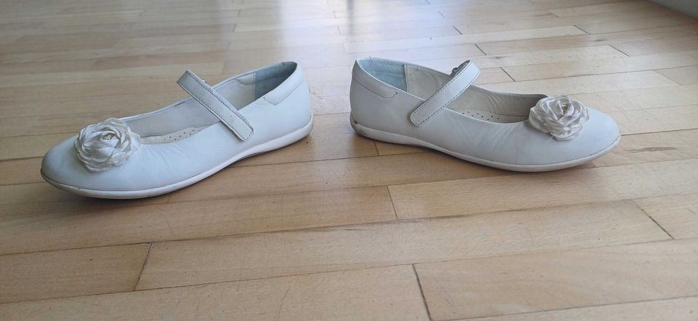 Białe skórzane buty (komunijne) Lasocki - r. 35