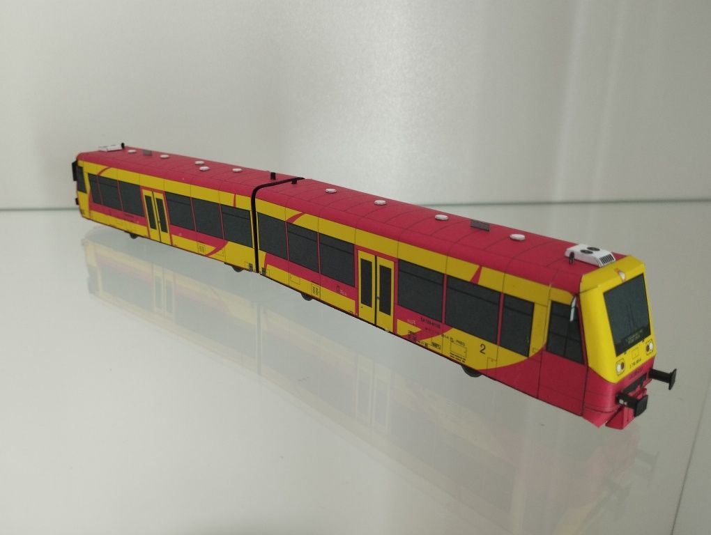 Model kartonowy zabawka pociąg miejski autobus. szynowy szynobus Regio