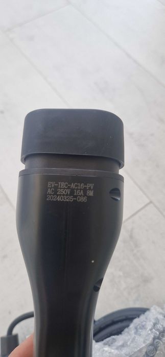 Зарядний пристрій до електромобіля