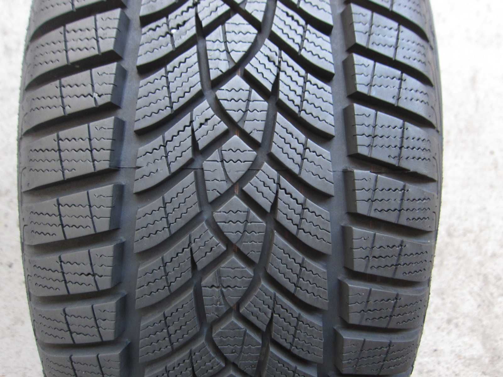 2x Goodyear Ultra Grip Performance Gen-I  195/50r16  8,3mm