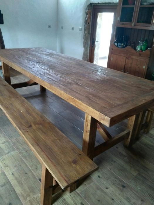 Mesa em madeira maciça rustica