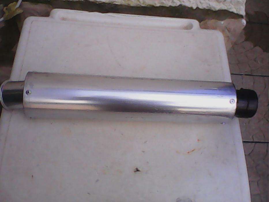 Varios escapes de rendimento para moto em carbono e aluminio